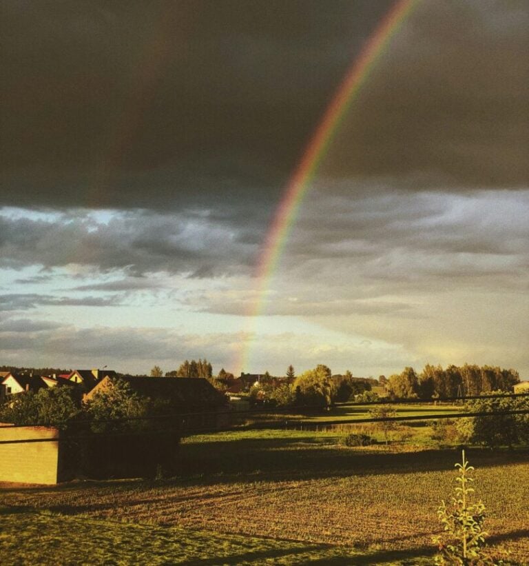 Beautiful rainbow after a storm in Ohio symbolizes the peace after trauma gained from effective EMDR therapy